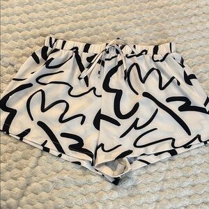 SHEIN Monochrome Patterned Shorts